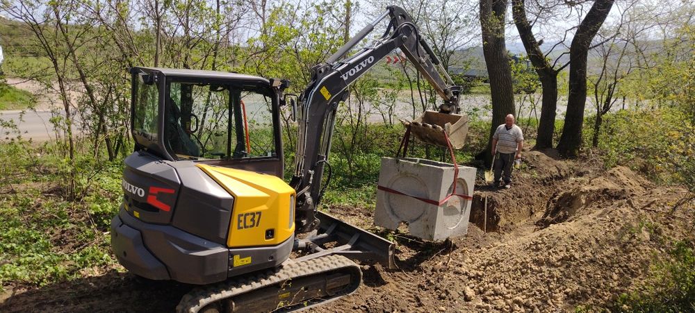 Buldo - Inchiriez sau execut lucrari cu excavator 4 t