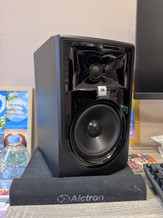 JBL 305P MKII – Студийни Монитори + Alctron + XLR