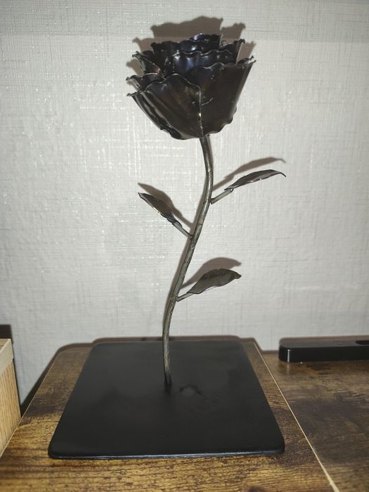 Метална роза ръчна изработка