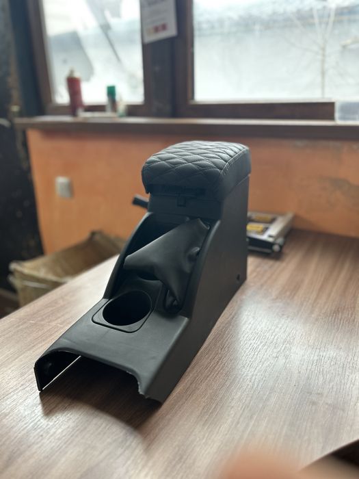 Подлоколник авто аксессуар