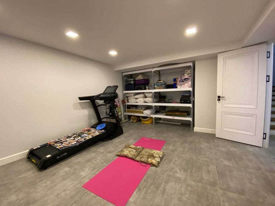 Сдаётся новый евро коттедж на Циальковском.