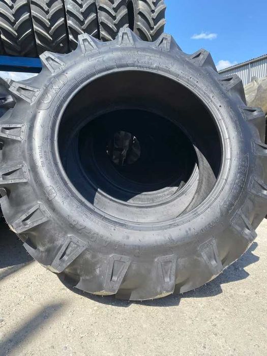 Cauciucuri cu 8 pliuri 14.9-28 marca GRI