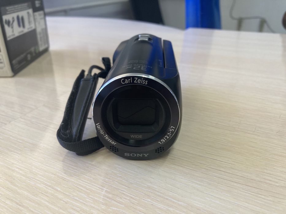 Видеокамера Sony HDR-CX220E