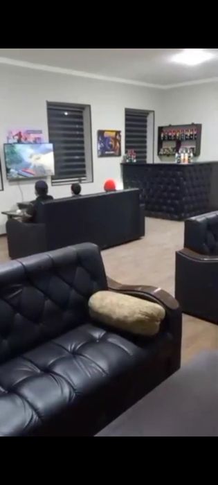 PlayStation klub barcha jixozlari bilan sotiladi.l