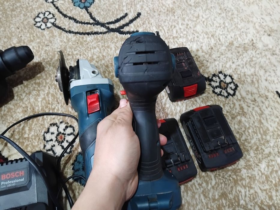 Vând set de bormasina de la bosch