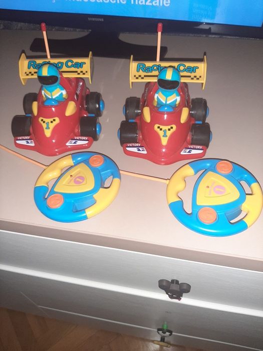 Masina de curse cu telecomanda