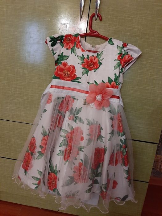 Деская нарядная платье