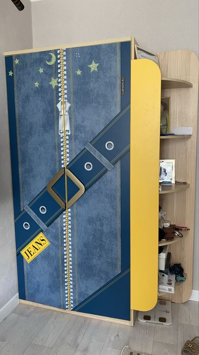 Шкаф  для комнат..