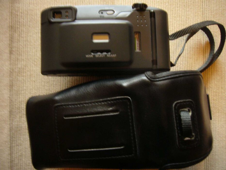 35-мм лентов фотоапарат ”Minolta” мод. Riva Zoom 140EX с дата