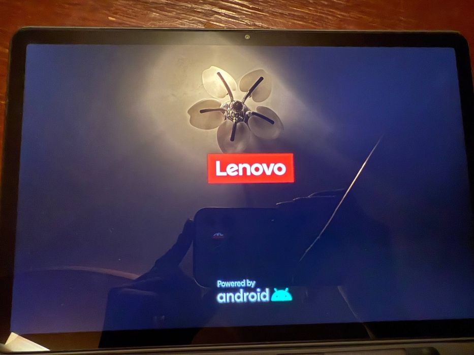 Lenovo Tab M11 + калъф и писалка и оставаща гаранция
