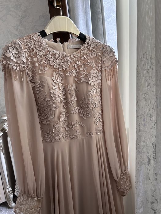 Вечернее платье