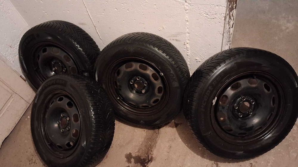Jante + cauciucuri de iarna pentru Seat,VW , Skoda  pe R15.