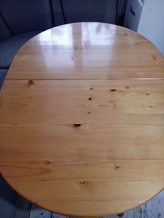 Трапезна маса от чам