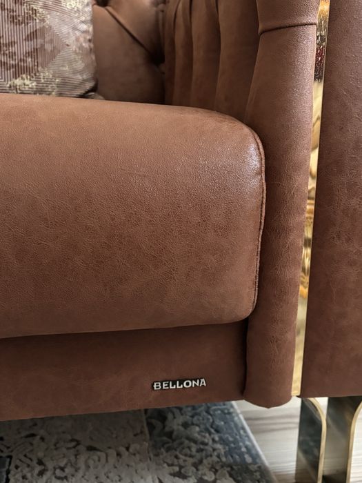 Продам коричневый диван Bellona