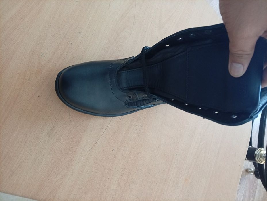 Продам берцы летние 41 размер новые