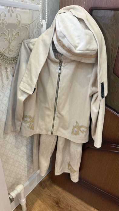 Қазақы киім сатылады