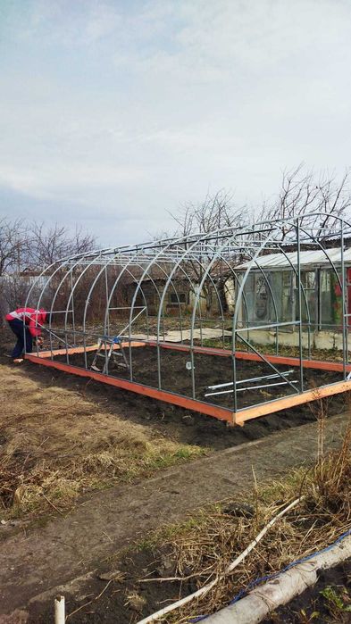 Теплица дачная   .