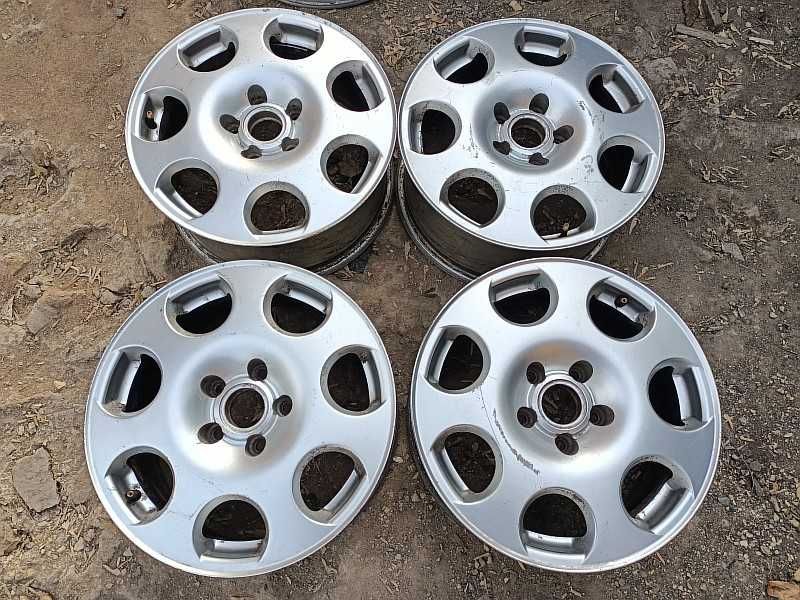 Продам оригинальные легкосплавные диски на Audi.