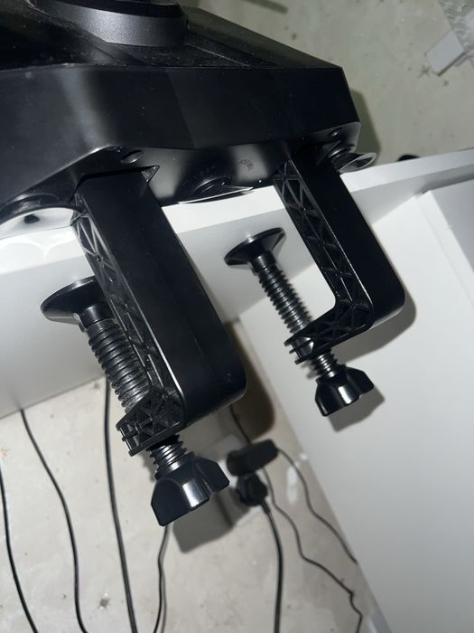 Игровой руль.