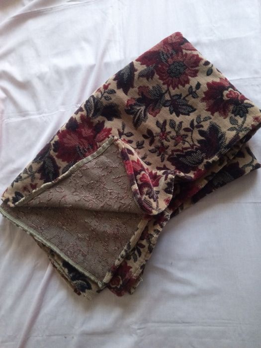 Покривка за маса от социализма