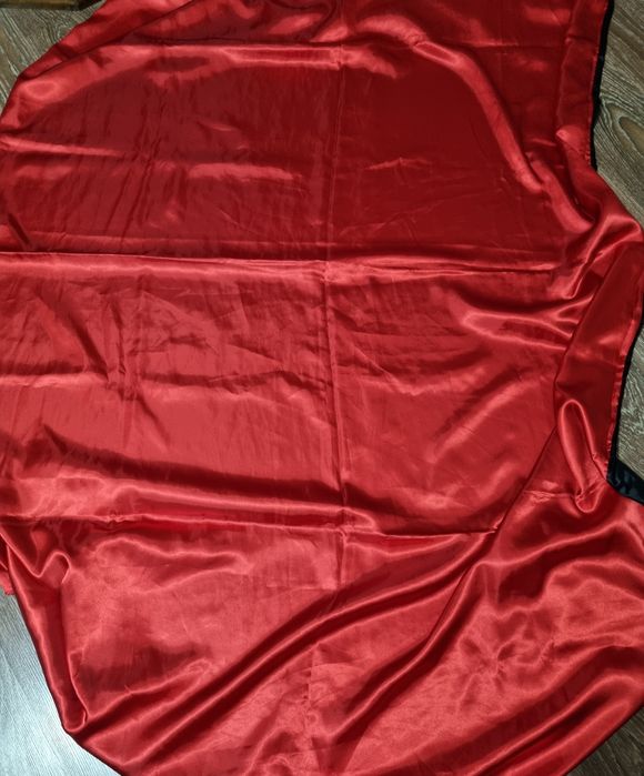 Червена сатенена калъфка за единична завивка-20лв.