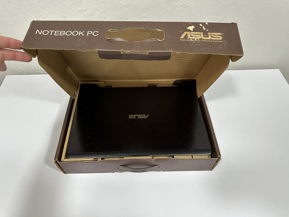 Ноутбук Asus CORE i3 + 8 ГБ ОЗУ
