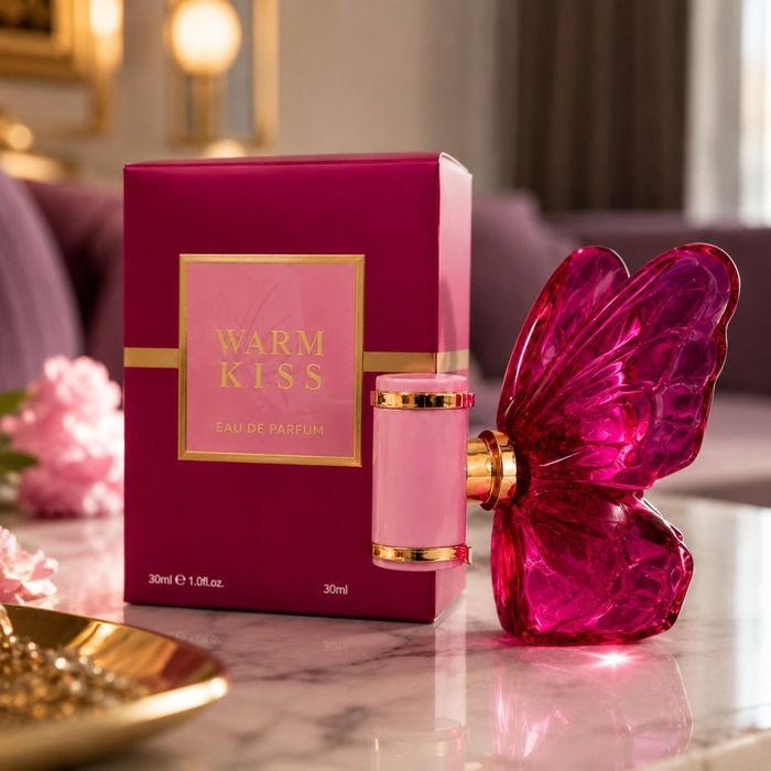 Дамски парфюм Warm Kiss, EDP - Чувствен микс от червени плодове, жасмин и ванилия, 30 мл