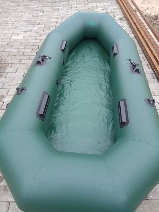 Резиновую лодку " Штиль"