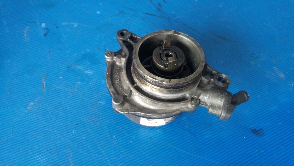 pompa vacuum 3.0 d m57d30 bmw serie 3 e46 serie 5 e60 serie 7 e65 e66 e67 x3 e83 x5 e53