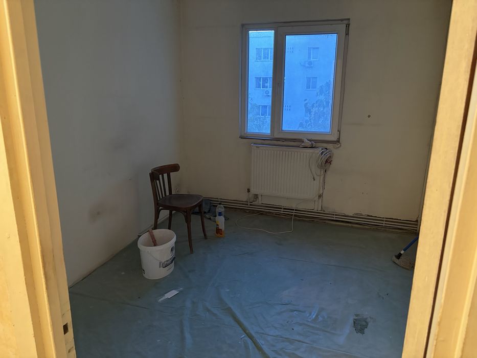 Vand apartament 3 camere Militari