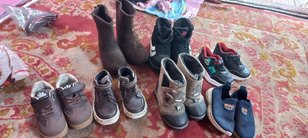 Продам всю обувь