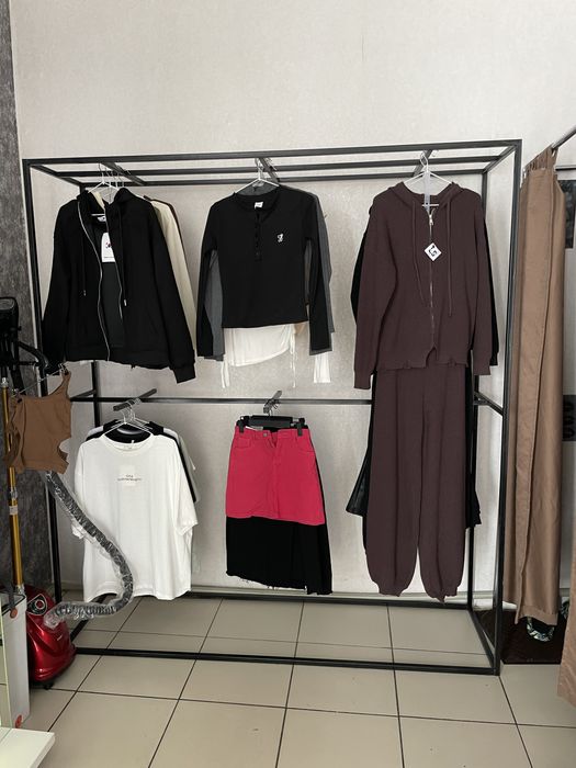 Продам стойки железные для одежды