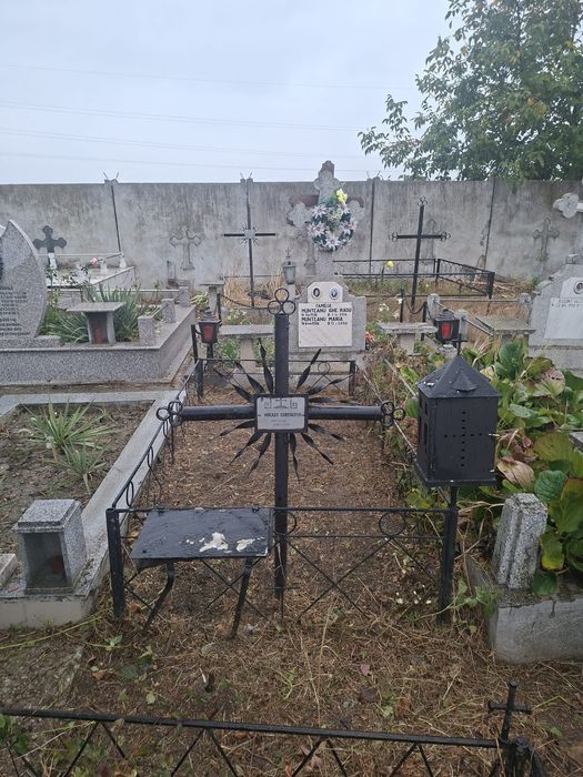 Vând loc de veci Parohia Învierea Domnului Bacău
