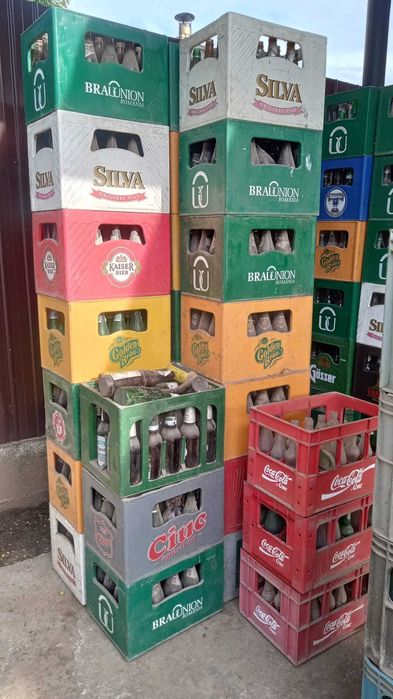 Sticle din sticlă (0,5) de vânzare.