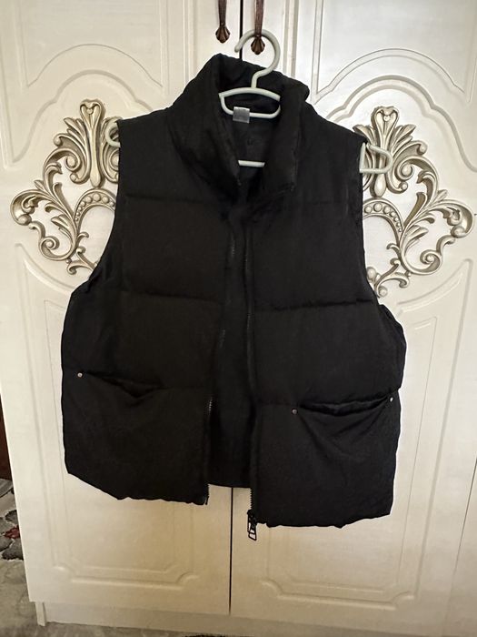 кожанка,безрукавка все отдам по 100тысяч