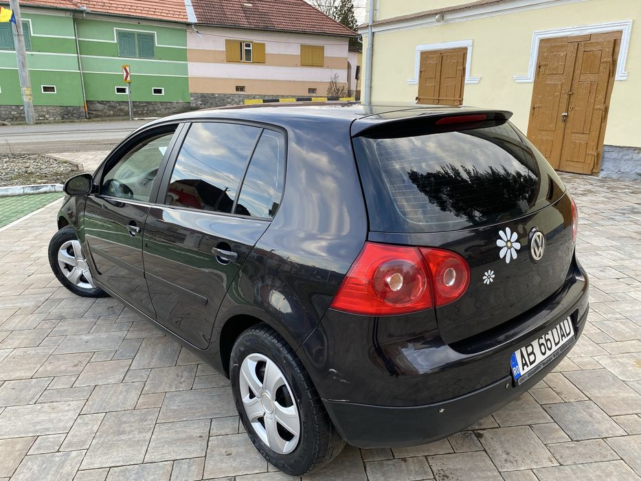 Vw Golf 5 1.6 16v 2007 Euro 4 Unic Proprietar în acte 2450€ usor neg