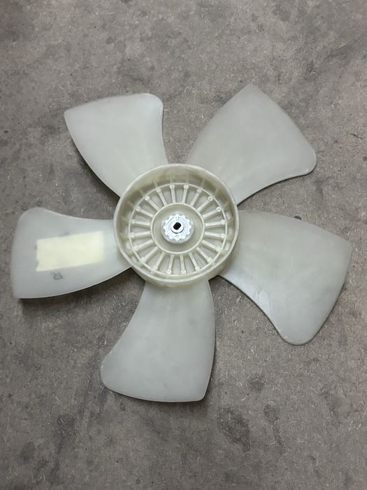 Крыльчатка лопасть  лексус рх 330