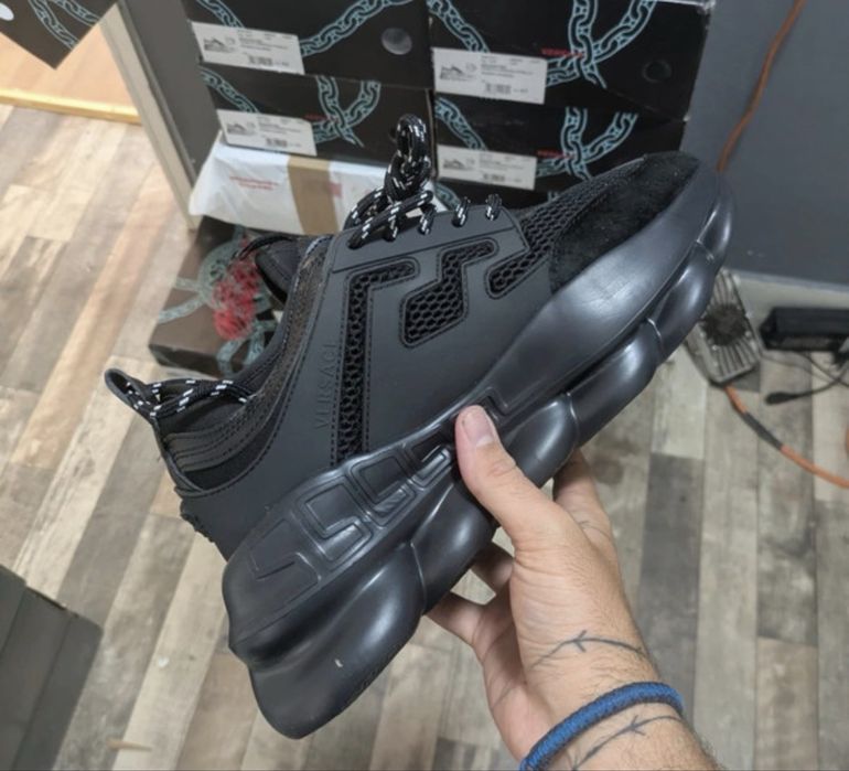 Versace chain reaction