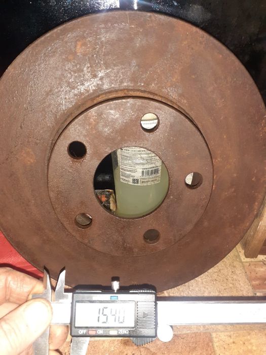 Тормозной диск на Фольксваген B3, B4