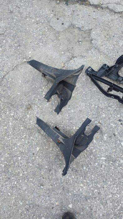 Държач калник бмв е70