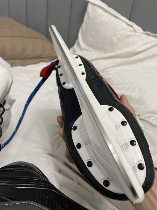 Продаю Коньки Хоккеиные