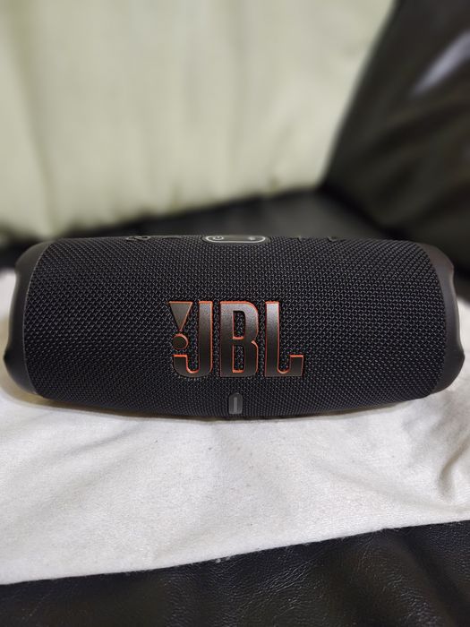 Vând Boxă JBL CHARGE 5 în stare bună