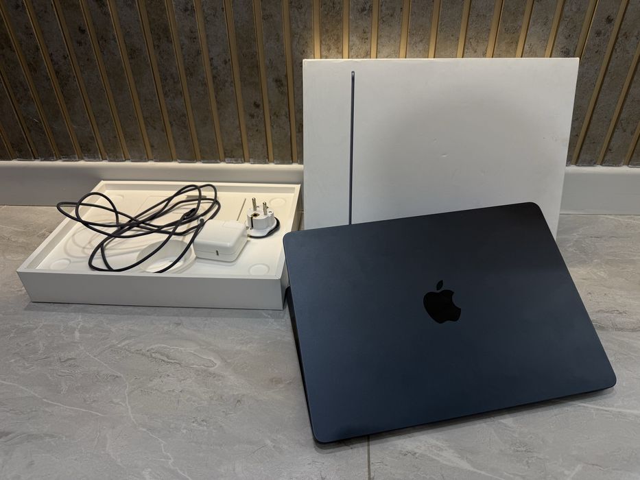 MacBook Air m2 2022 года