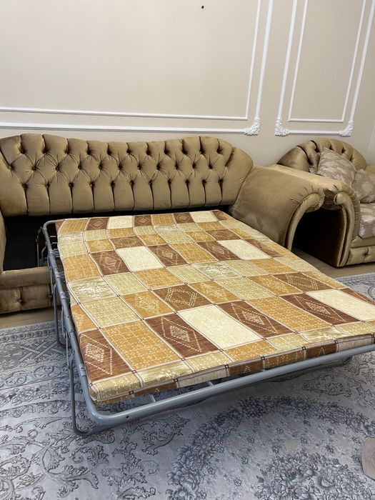 Проется диван с креслами