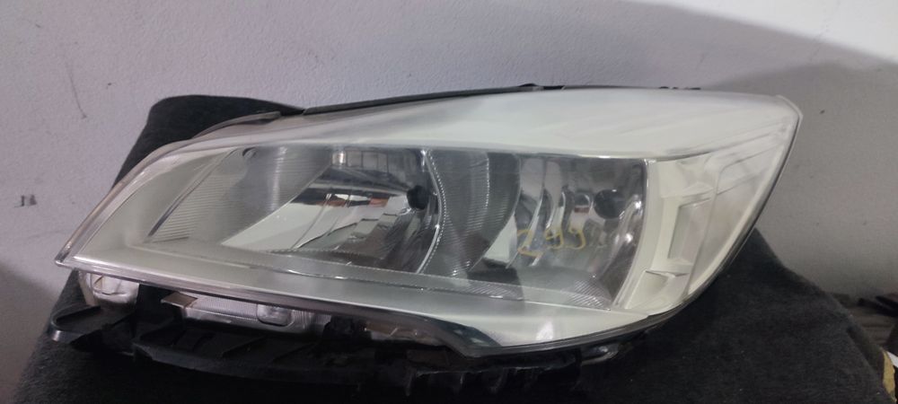 far stanga ford kuga