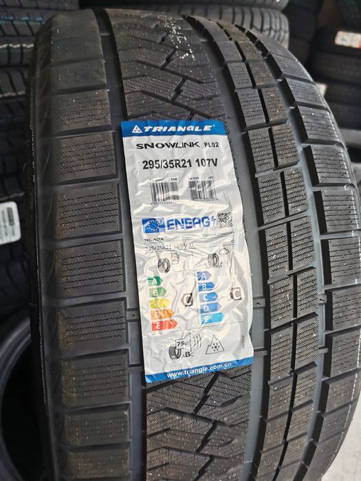 Vand anvelope de iarna 295/35x21 marca Triangle