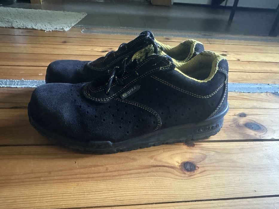 Комплект работни обувки и гащи