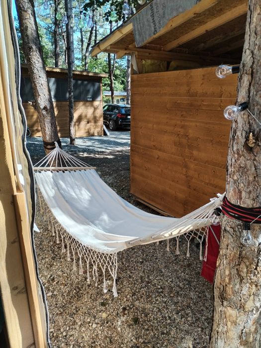 Продава Карава с навес