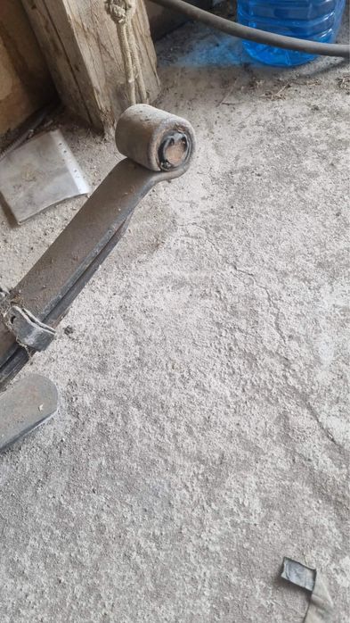 Arc spate Nissan Navara