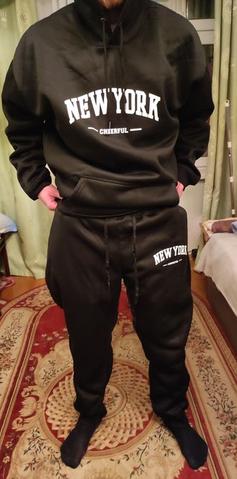 Продам спортивный костюм